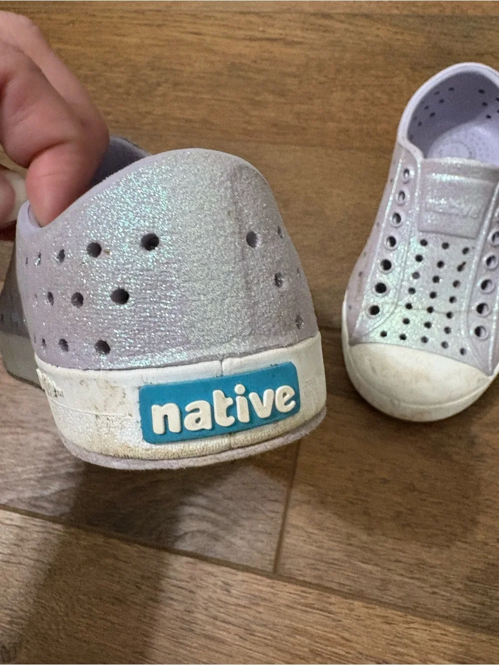 Native Jefferson Bling Glitter Slip-On Sneakers C8